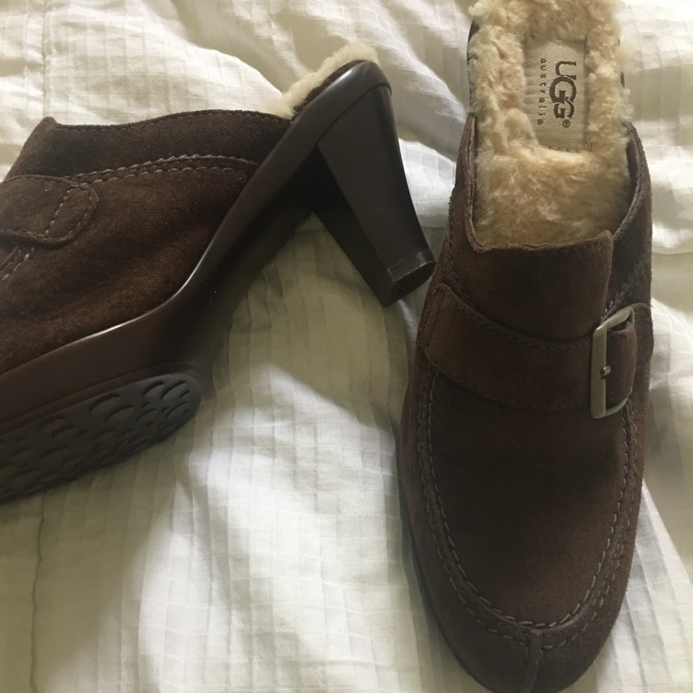 UGG fleeced lined clogs